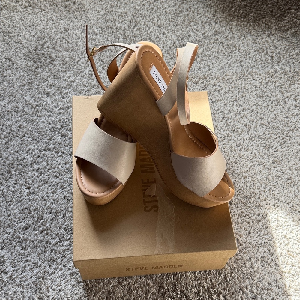 Steve Madden Cream Wedge Sandals
